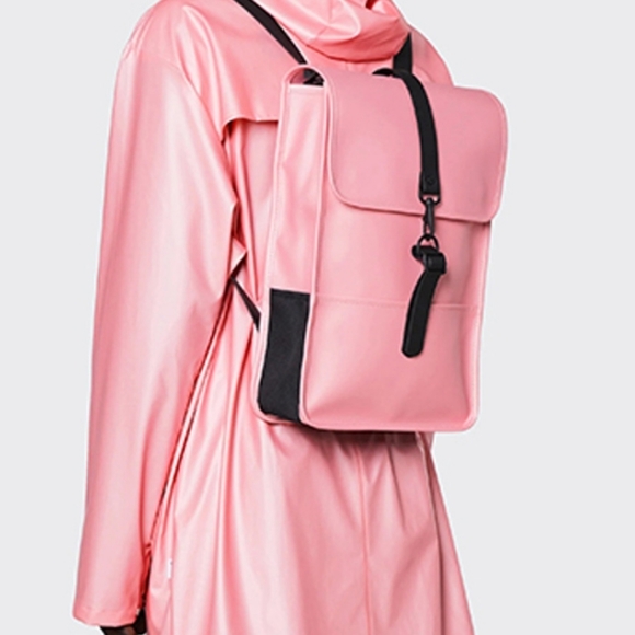 Rains pink sky medium backpack main image 5